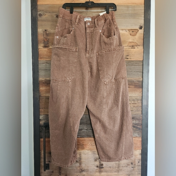 NWT L We The Free New School Relaxed Jeans-MSRP $148 - Picture 4 of 6